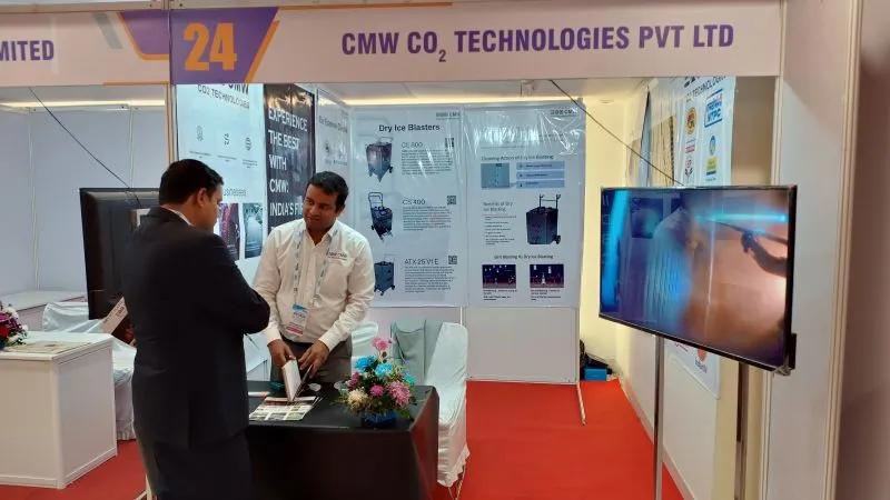Talking to customer at CMW CO2 Technologies Stall at Expo